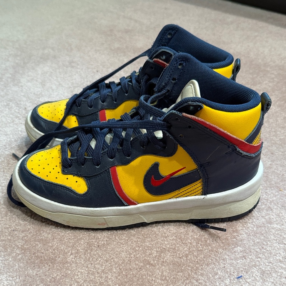 Nike Kids Sneakers in Yellow and Navy